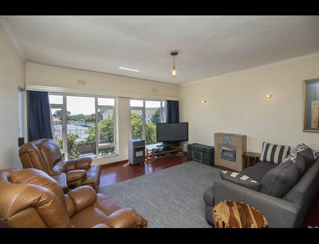 2 BEDROOM APARTMENT SOLD IN ROSEBANK